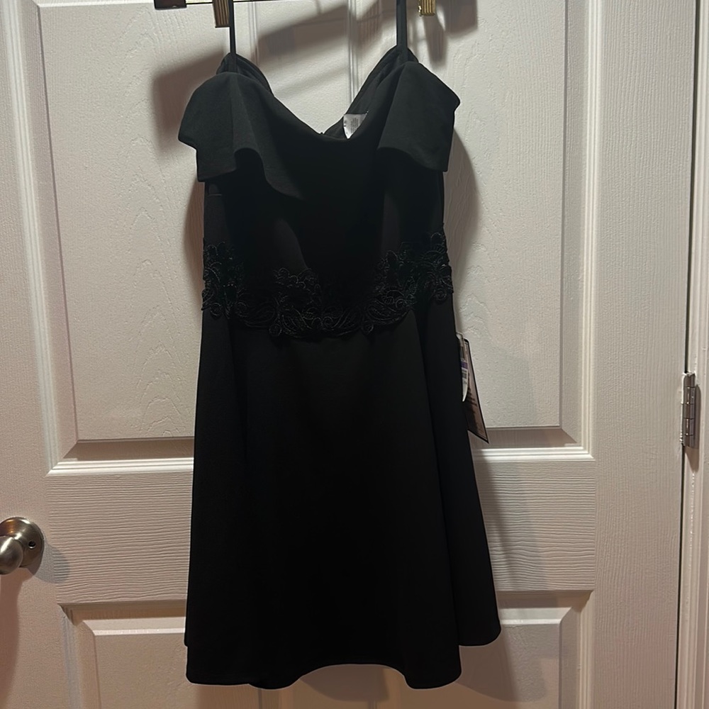 BLACK DRESS